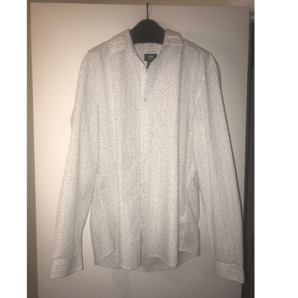 EUC❤️ Men’s H&M Easy Iron Button up